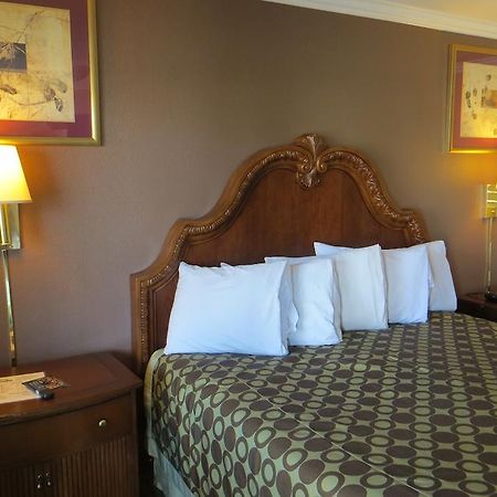 American Inn Стоктон Экстерьер фото