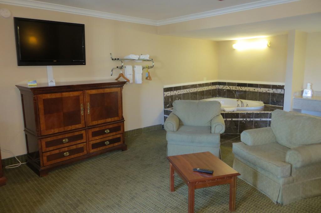 American Inn Стоктон Экстерьер фото