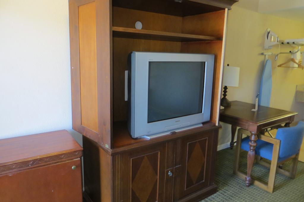 American Inn Стоктон Экстерьер фото