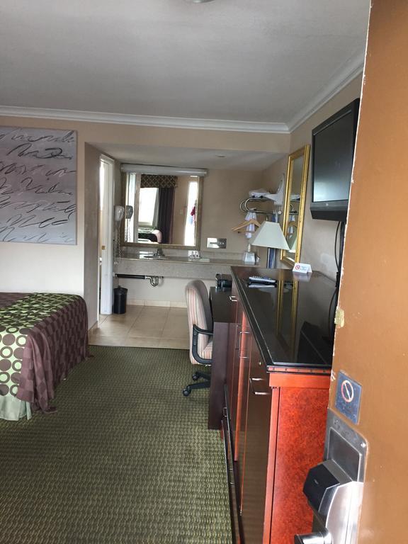 American Inn Стоктон Экстерьер фото