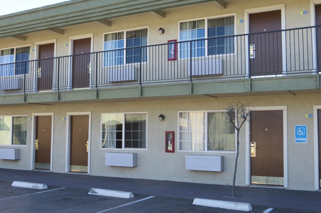 American Inn Стоктон Экстерьер фото